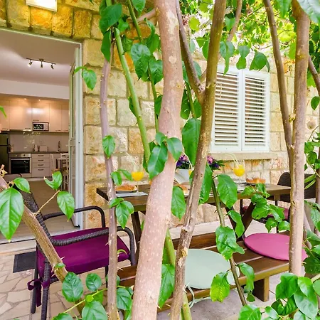 아파트 L&m - One Bedroom With Terrace Vlahini